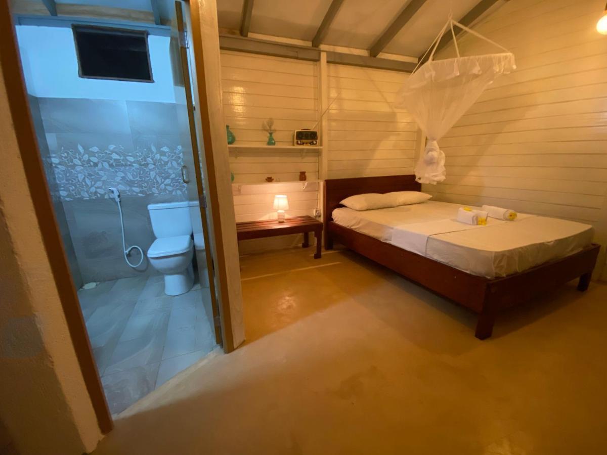 Ocean Beach House Matara Buitenkant foto