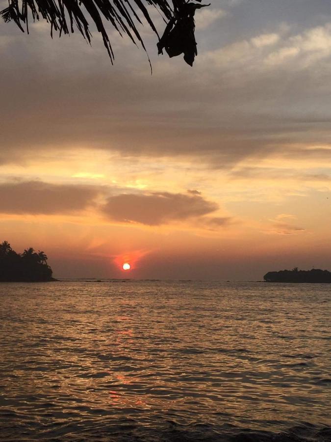 Ocean Beach House Matara Buitenkant foto